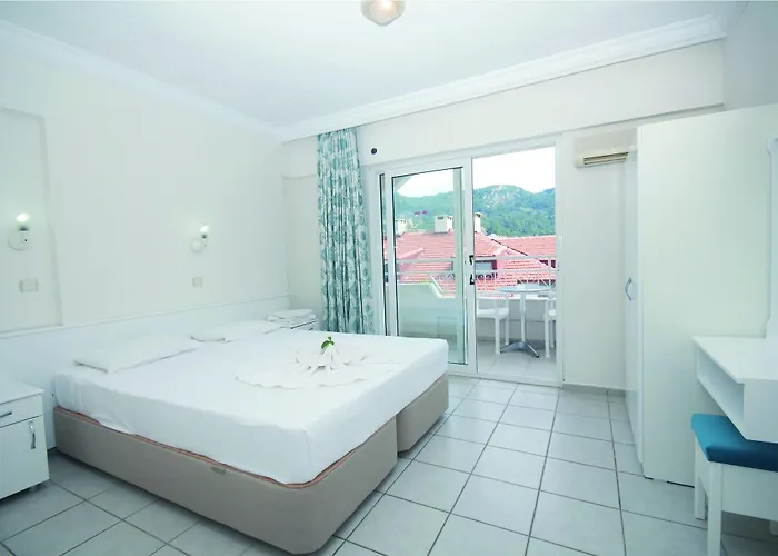 セン * マルマリス